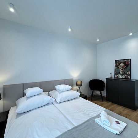Amuse Me Aparthotel Kielce Exteriör bild